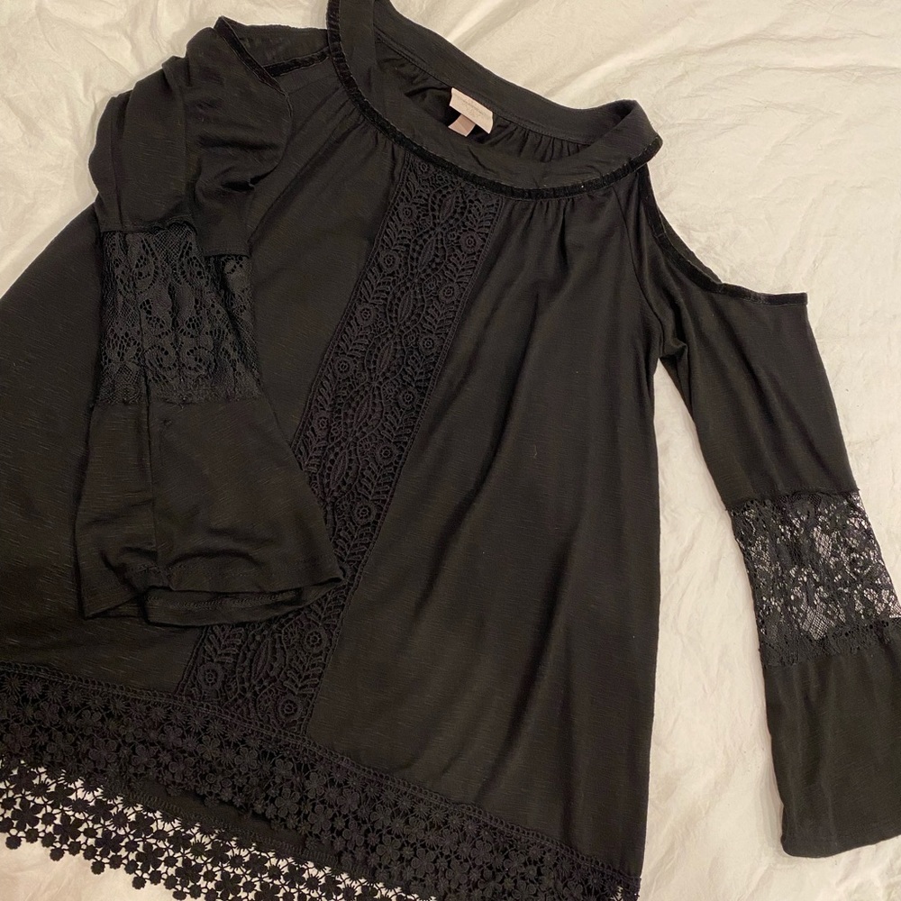 Knox Rose cold shoulder top